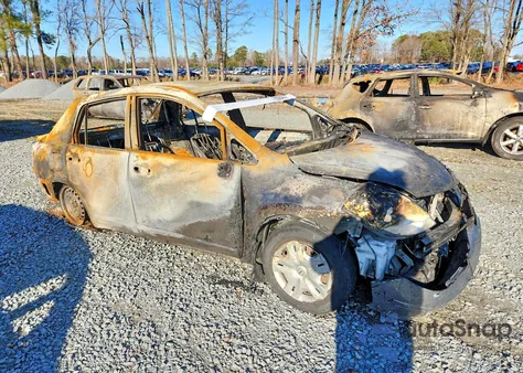 2011 Nissan Versa 1.8 S z USA, uszkodzony, nr VIN 3N1BC1AP2BL425570